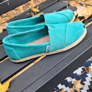🆕TOMS turquoise canvas classic slip-on shoes size 8W